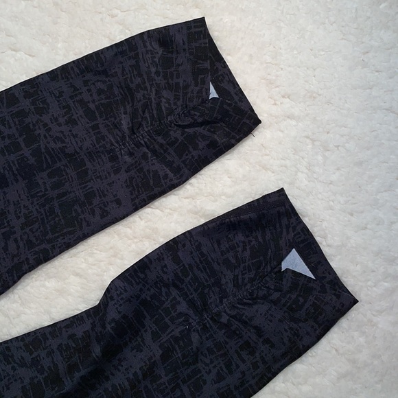 Calvin Klein Workout Leggings - Picture 4 of 5